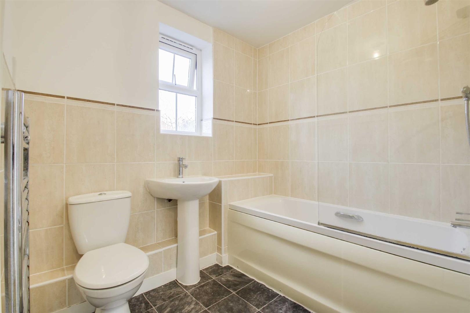 2 bed property in Alchester Court, Towcester